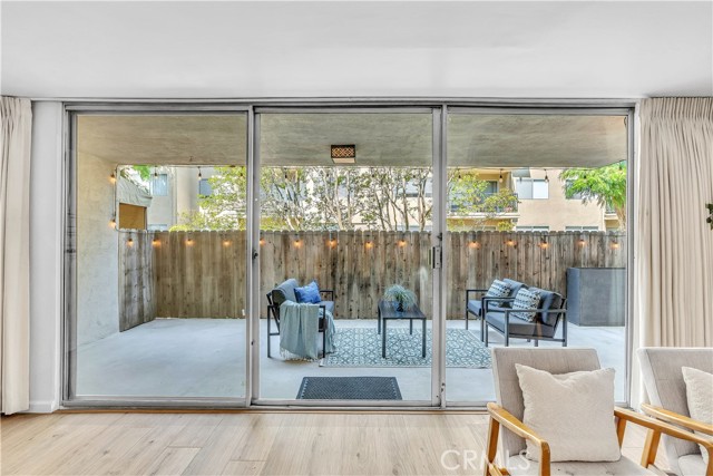 330 W California Boulevard, Pasadena CA: https://media.crmls.org/medias/58e4c0cf-d70d-4bb7-8e53-9c9cc5040f19.jpg