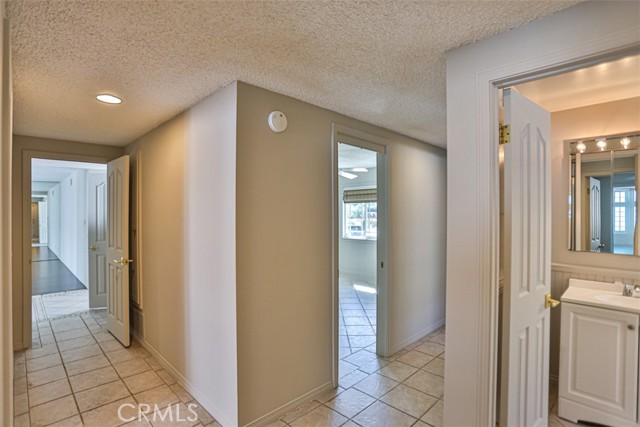 Detail Gallery Image 5 of 46 For 18440 Tamarind, Fountain Valley,  CA 92708 - 6 Beds | 4 Baths
