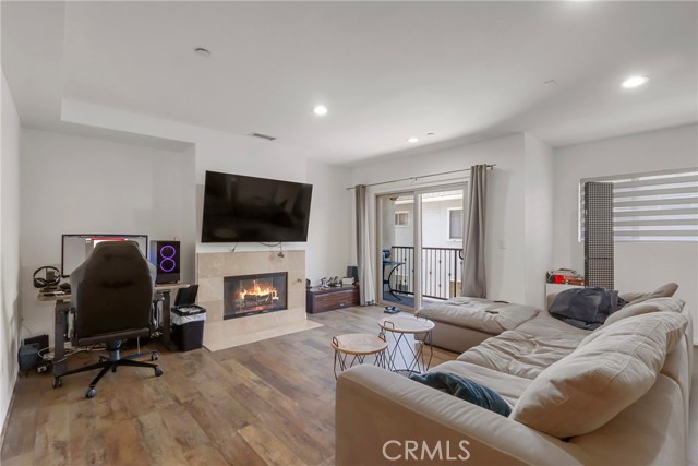 Detail Gallery Image 9 of 25 For 1611 W 208th #3,  Torrance,  CA 90501 - 3 Beds | 3 Baths