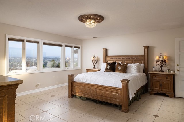 25761 Highplains Terrace, Laguna Hills CA: https://media.crmls.org/medias/58e6487b-466e-441f-ad2d-d7941ef5ce94.jpg