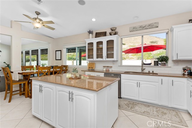 Detail Gallery Image 15 of 52 For 3009 Shadid, Colton,  CA 92324 - 5 Beds | 3/1 Baths