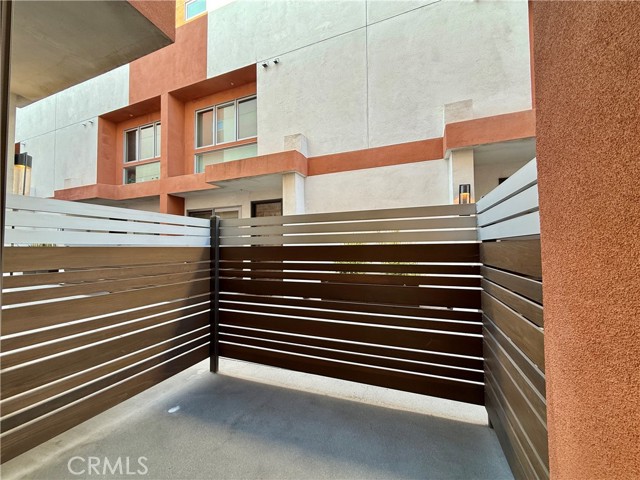 Detail Gallery Image 14 of 37 For 1035 Figueroa Ter #4,  Los Angeles,  CA 90012 - 3 Beds | 2/1 Baths