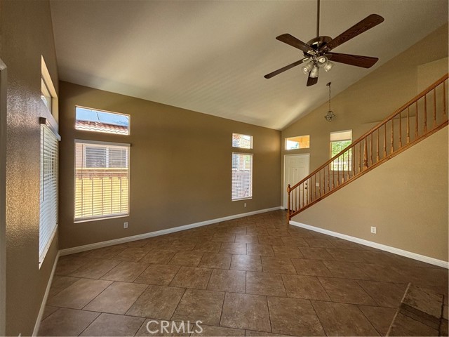 43545 Corte Logrono, Temecula CA: https://media.crmls.org/medias/58e7d62e-228e-4e80-8f23-a932f55a779e.jpg