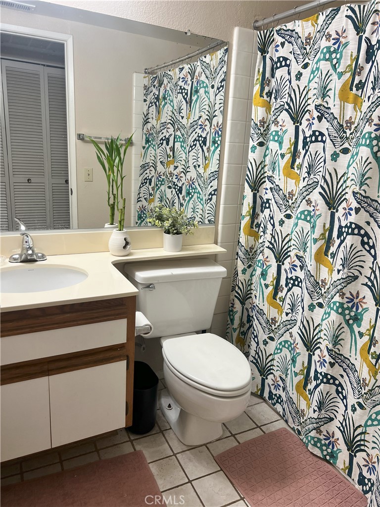 https://media.crmls.org/medias/58e7d974-c0af-4f2d-9094-26eb3e4ac4bd.jpg?preset=X-Large