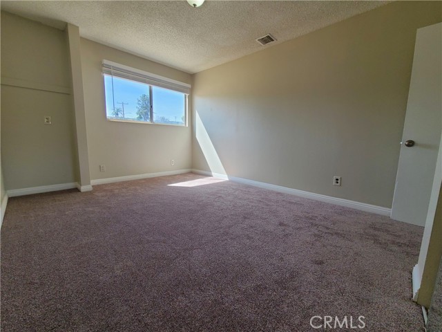 Detail Gallery Image 13 of 24 For 13195 13195 #FRONT,  Yucaipa,  CA 92399 - 3 Beds | 3 Baths