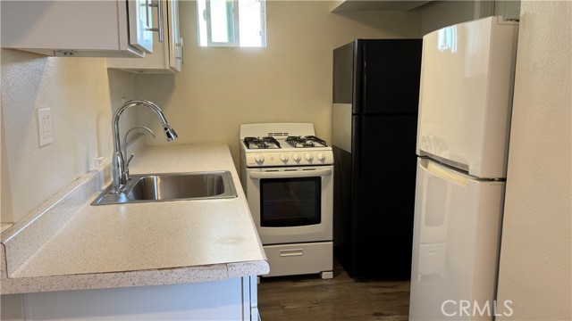 Detail Gallery Image 7 of 8 For 120 E 31st St #B,  Los Angeles,  CA 90011 - 2 Beds | 2 Baths