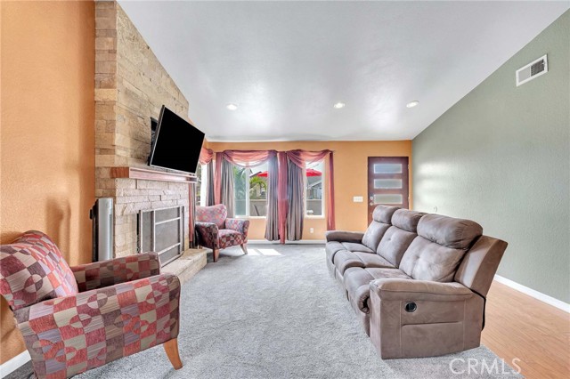 Detail Gallery Image 10 of 31 For 5665 Summerfield St, Camarillo,  CA 93012 - 3 Beds | 2 Baths