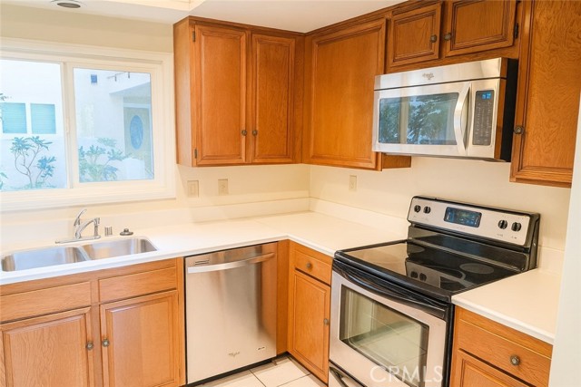 Detail Gallery Image 4 of 4 For 5511 Paseo Del Lago 1c,  Laguna Woods,  CA 92637 - 2 Beds | 2 Baths