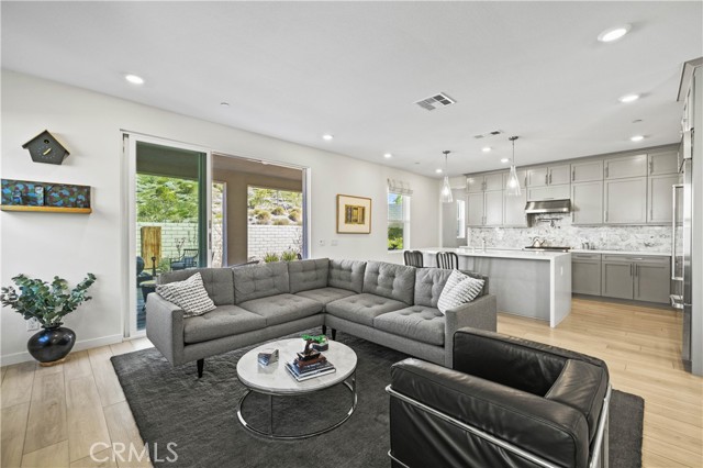 27774 Marquee Drive, Valencia CA: https://media.crmls.org/medias/58e9dbdf-5a9f-4138-924d-1700ab7b2d0e.jpg
