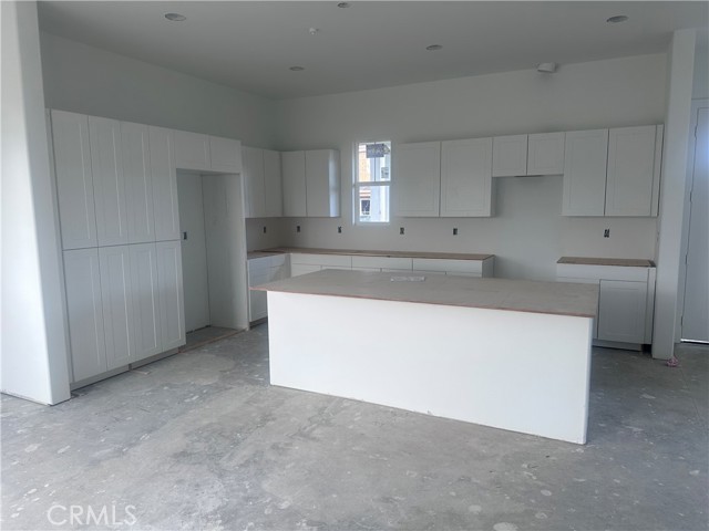 Detail Gallery Image 4 of 7 For 208 Kitty Hawk Ct, San Luis Obispo,  CA 93401 - 3 Beds | 2/1 Baths