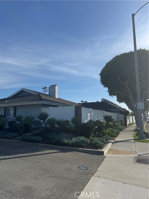 Detail Gallery Image 15 of 19 For 2522 University, Newport Beach,  CA 92660 - 2 Beds | 2 Baths