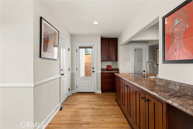 Detail Gallery Image 13 of 47 For 236 Granada Ave, Long Beach,  CA 90803 - 2 Beds | 2 Baths