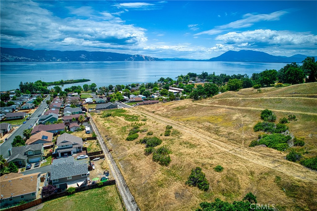 275 Lakeview Drive, Lakeport, CA 95453