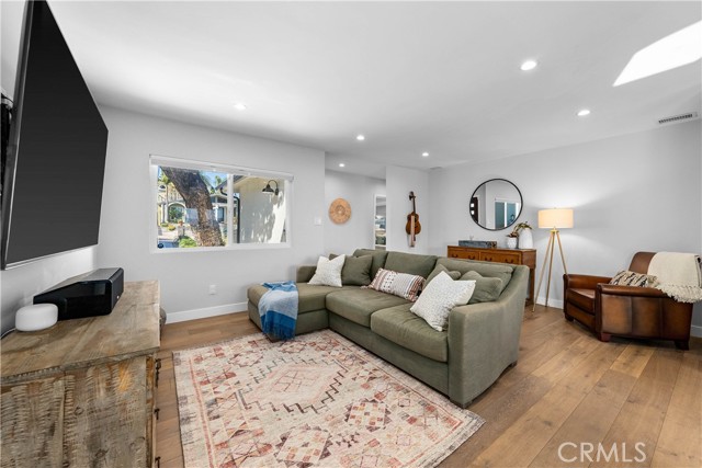 2408 Ives Lane, Redondo Beach, California 90278, 3 Bedrooms Bedrooms, ,Residential,Sold,Ives,SB21202682