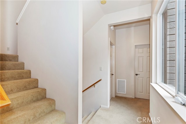 Detail Gallery Image 11 of 20 For 801 Jagerhorn Dr, Lake Arrowhead,  CA 92352 - 3 Beds | 2/1 Baths