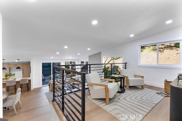 Detail Gallery Image 16 of 29 For 9921 Westwanda Dr, Beverly Hills,  CA 90210 - 2 Beds | 2 Baths