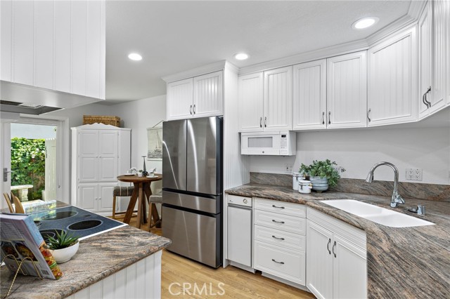 Detail Gallery Image 23 of 52 For 438 Cypress Dr #3,  Laguna Beach,  CA 92651 - 2 Beds | 2/1 Baths