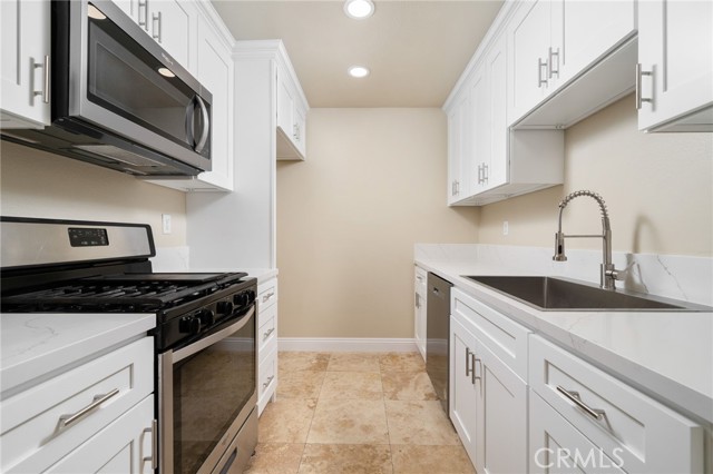 Detail Gallery Image 6 of 21 For 327 N San Dimas Canyon Rd, San Dimas,  CA 91773 - 2 Beds | 2/1 Baths