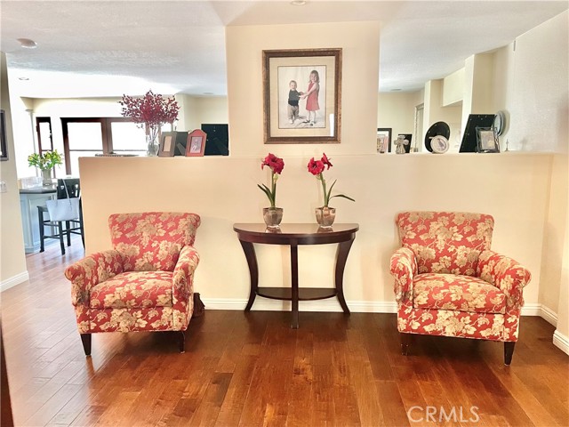 Detail Gallery Image 2 of 41 For 1 Espalier Dr, Lake Forest,  CA 92610 - 6 Beds | 3/1 Baths