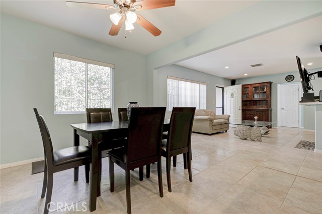 Detail Gallery Image 7 of 54 For 6648 Gaviota Ave, Lake Balboa,  CA 91406 - 4 Beds | 4 Baths