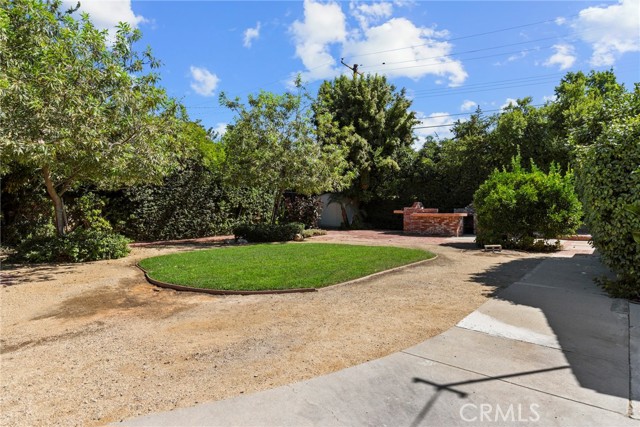 1870 N Arroyo Boulevard, Pasadena CA: https://media.crmls.org/medias/58ee7658-f9b3-4515-ab4d-23f06340e262.jpg