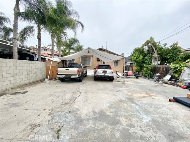 218 E 60th Street, Los Angeles CA: https://media.crmls.org/medias/58ee7809-2a30-4e29-a0fb-e355efc6e678.jpg