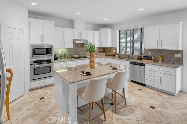 33736 Emerald Creek Court, Temecula CA: https://media.crmls.org/medias/58ee87ef-b450-4ab5-887d-64805950b5d7.jpg