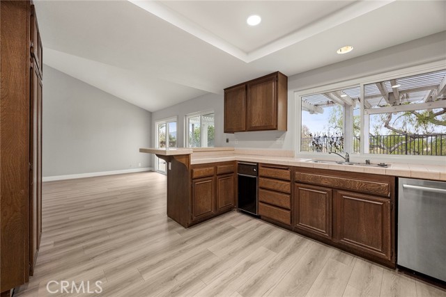 Detail Gallery Image 11 of 38 For 21144 via Alisa, Yorba Linda,  CA 92887 - 4 Beds | 2/1 Baths