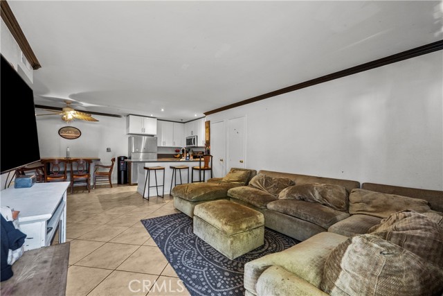 Detail Gallery Image 3 of 14 For 25031 Peachland #167,  Newhall,  CA 91321 - 2 Beds | 2 Baths