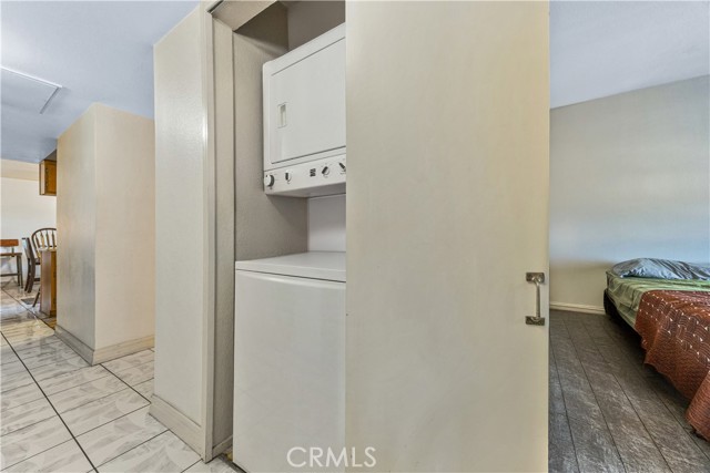 Detail Gallery Image 37 of 41 For 7018 Rita Ave #404,  Huntington Park,  CA 90255 - 3 Beds | 2 Baths