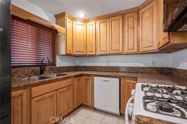 Detail Gallery Image 11 of 28 For 3743 W 177th, Torrance,  CA 90504 - 2 Beds | 1 Baths