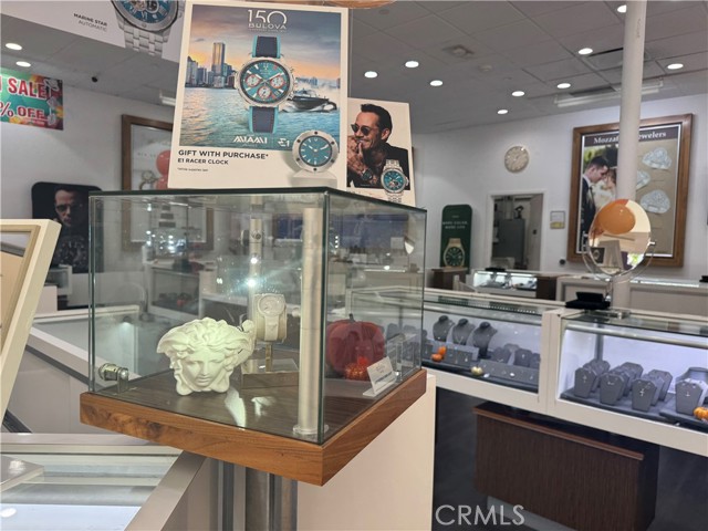 217 Stonewood Street, Downey CA: https://media.crmls.org/medias/58f16ff4-0fcc-4bf6-8c62-9a7daf9a45c7.jpg