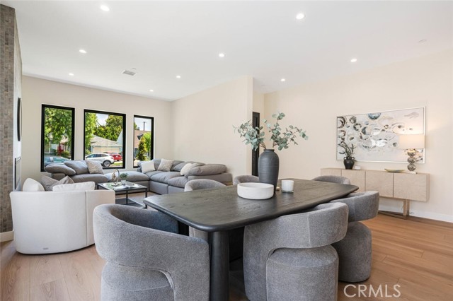 521 N Sparks Street, Burbank CA: https://media.crmls.org/medias/58f1be68-0629-4a9c-95fb-b08ac86f2c0a.jpg