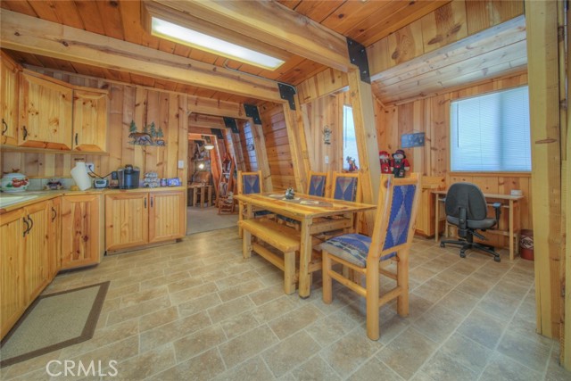 42608 Cedar Avenue, Big Bear Lake CA: https://media.crmls.org/medias/58f28096-efe0-4ec1-9f93-cb789bb7bc32.jpg