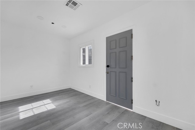 10527 Burin Ave, Inglewood CA: https://media.crmls.org/medias/58f2b109-3721-4902-ba3c-7a5c9f0147ed.jpg