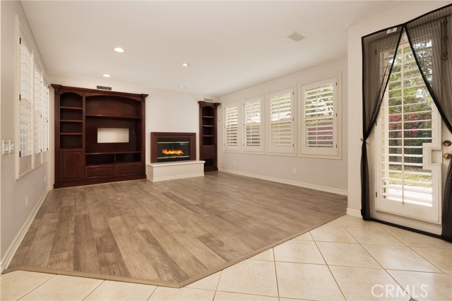 6471 Frampton Circle, Huntington Beach CA: https://media.crmls.org/medias/58f31a15-b19b-487c-a8c6-37320e672d02.jpg