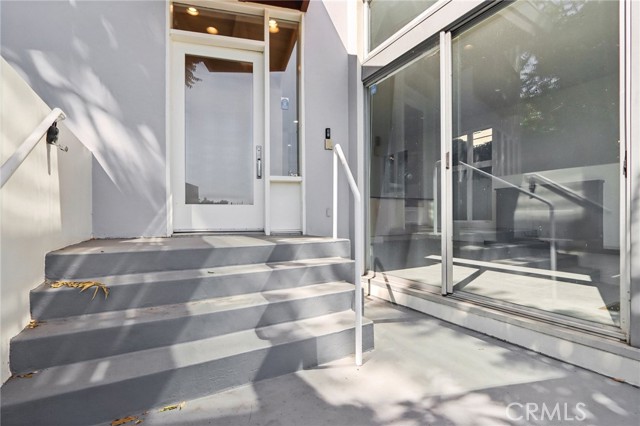 Detail Gallery Image 19 of 75 For 13424 Contour Dr, Sherman Oaks,  CA 91423 - 3 Beds | 4 Baths