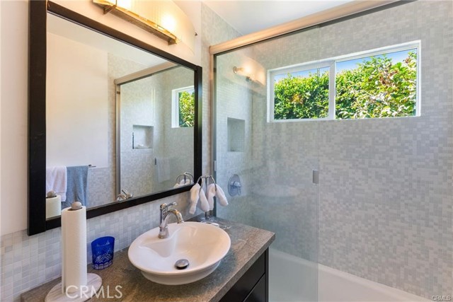Detail Gallery Image 16 of 28 For 5655 Katherine Ave, Sherman Oaks,  CA 91401 - 2 Beds | 1 Baths