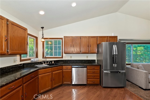 Detail Gallery Image 16 of 51 For 303 S Dart Canyon Rd, Crestline,  CA 92325 - 3 Beds | 2/1 Baths