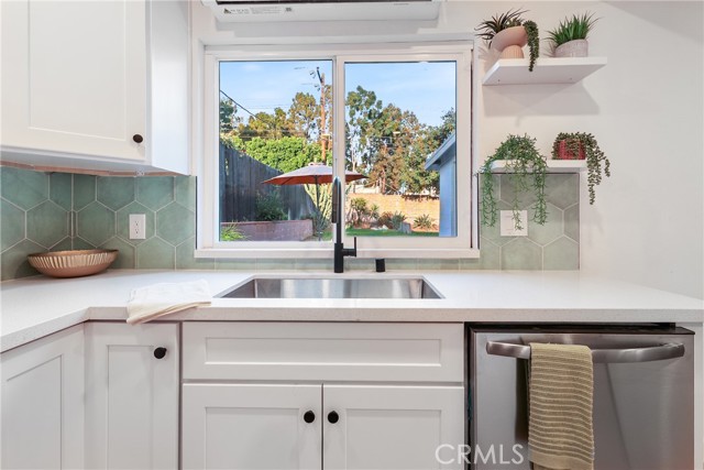 Detail Gallery Image 15 of 35 For 208 S Gaffney Ave, San Dimas,  CA 91773 - 3 Beds | 2 Baths