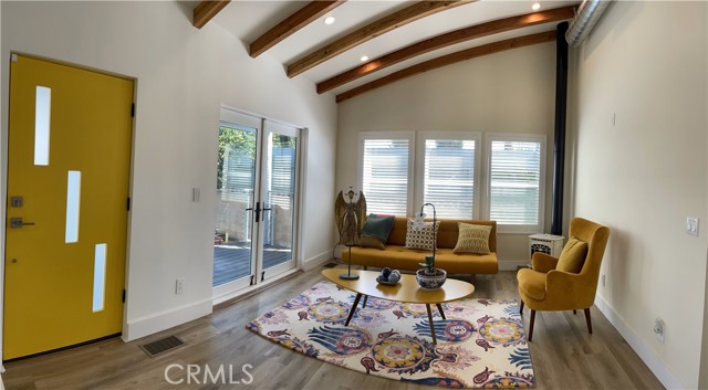 Detail Gallery Image 1 of 12 For 1035 N California St, Burbank,  CA 91505 - 2 Beds | 1 Baths