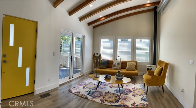 Detail Gallery Image 1 of 12 For 1035 N California St, Burbank,  CA 91505 - 2 Beds | 1 Baths