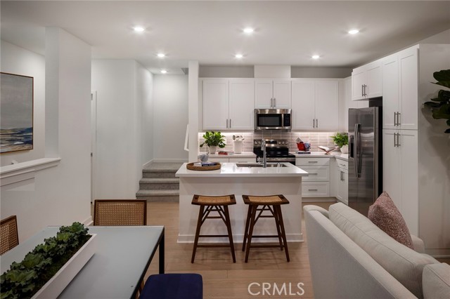 Detail Gallery Image 2 of 28 For 12777 Bolsa Dr, Corona,  CA 92880 - 4 Beds | 3/1 Baths