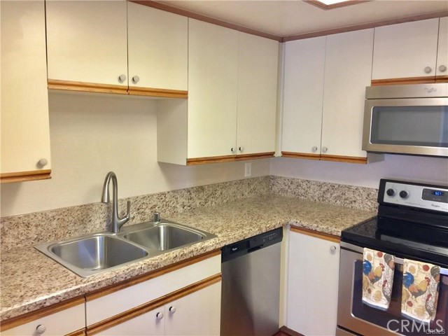 7 ELMBROOK, Aliso Viejo CA: https://media.crmls.org/medias/58f654b0-2326-47fd-8857-fd1980f7c09a.jpg