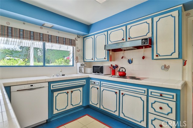 17313 Citronia Street, Northridge CA: https://media.crmls.org/medias/58f65644-7d51-460e-b155-cfd2bb779671.jpg