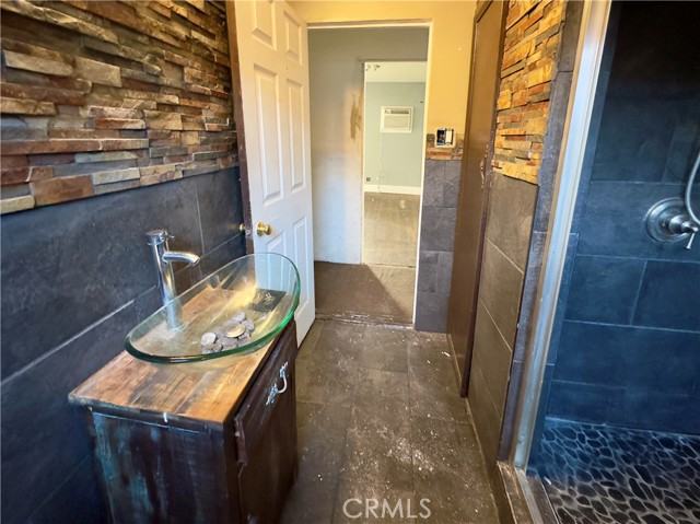 2829 California Street, Huntington Park CA: https://media.crmls.org/medias/58f86653-6dd3-4252-8175-893ba2329b68.jpg