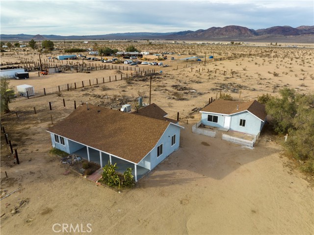Detail Gallery Image 2 of 16 For 37016 Yermo Road a-B, Yermo,  CA 92398 - 3 Beds | 2 Baths