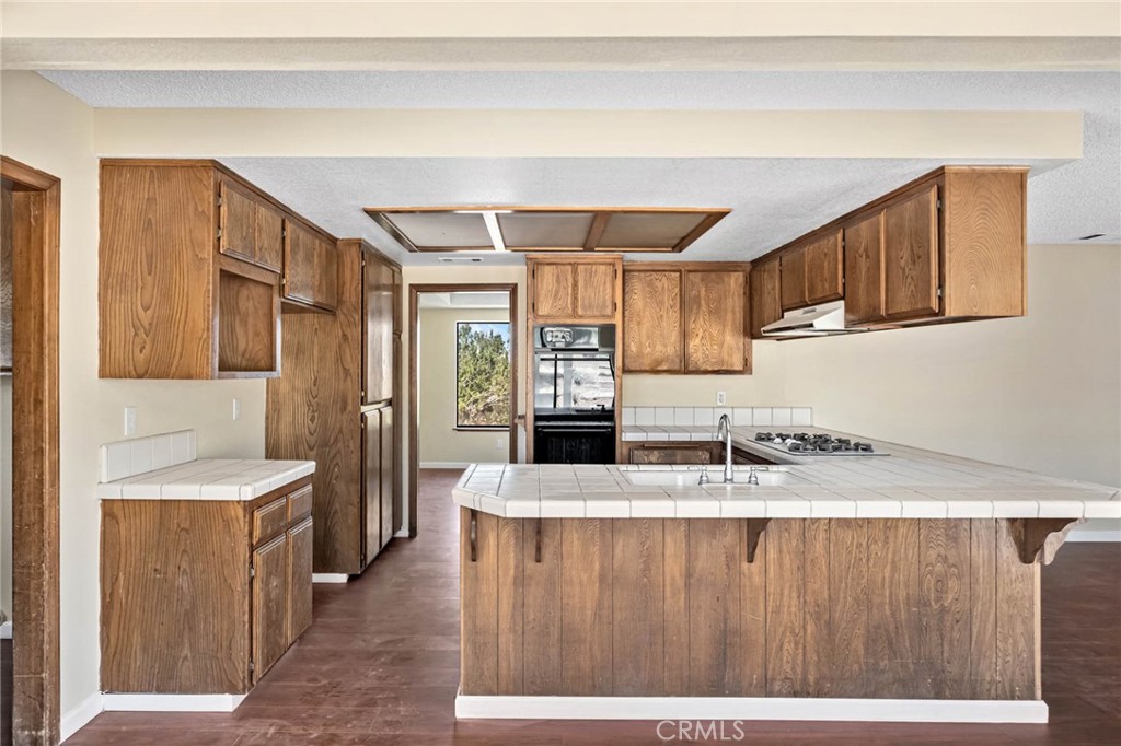 https://media.crmls.org/medias/58f8cc57-973d-4c6c-99dd-87d26d31f7ed.jpg?preset=X-Large