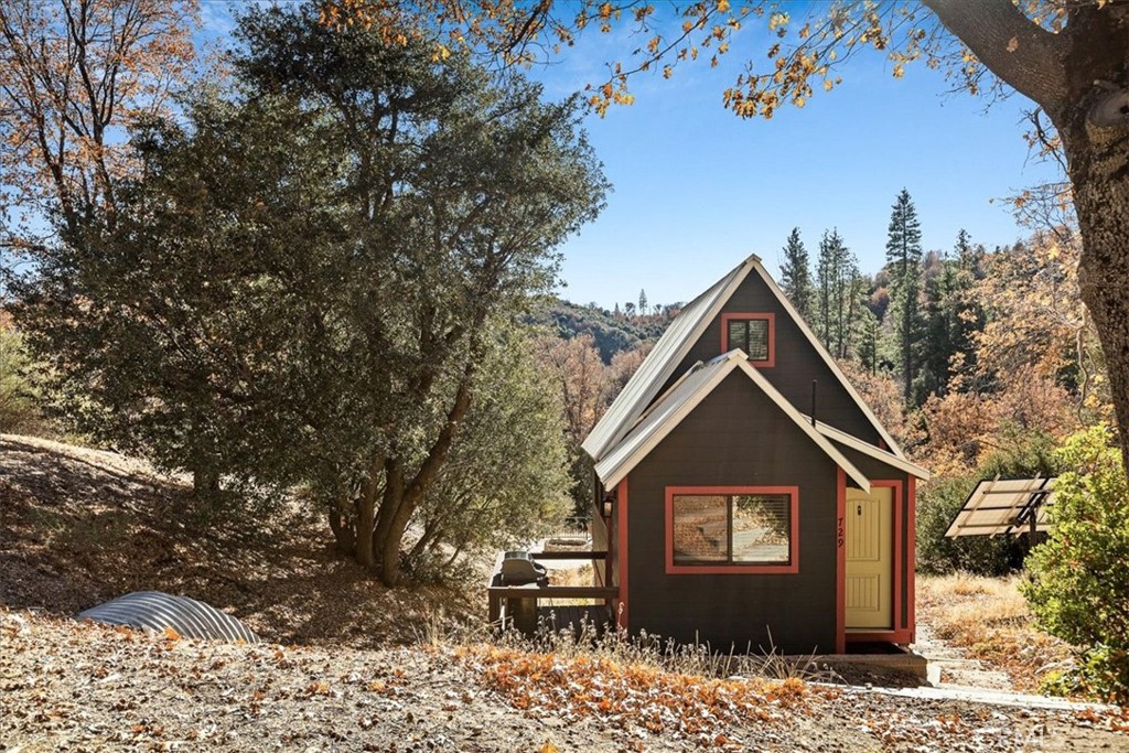 729 Eucalyptus Road