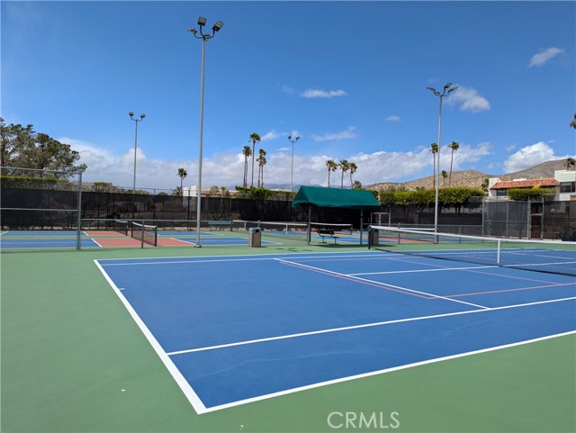 64961 Oakmount Boulevard, Desert Hot Springs CA: https://media.crmls.org/medias/58f9afea-bfc3-4870-9d69-9e7d7e2bffb0.jpg